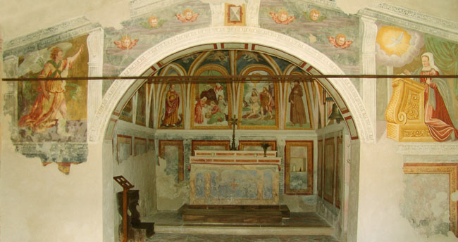 Oratorio di San Giovanni con gli affreschi del Baschenis